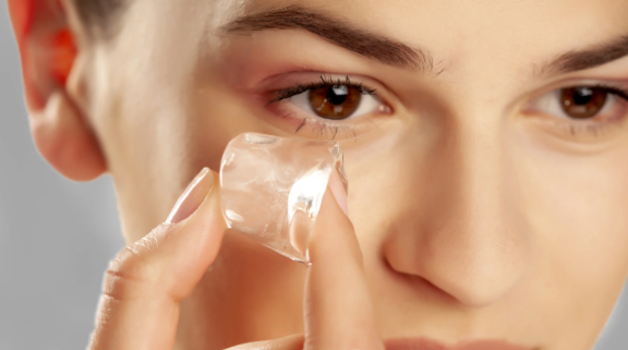 Ice Therapy for Under Eye Swelling